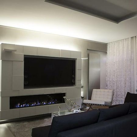Crystal Skyline Neapolis Apartment Ngoại thất bức ảnh