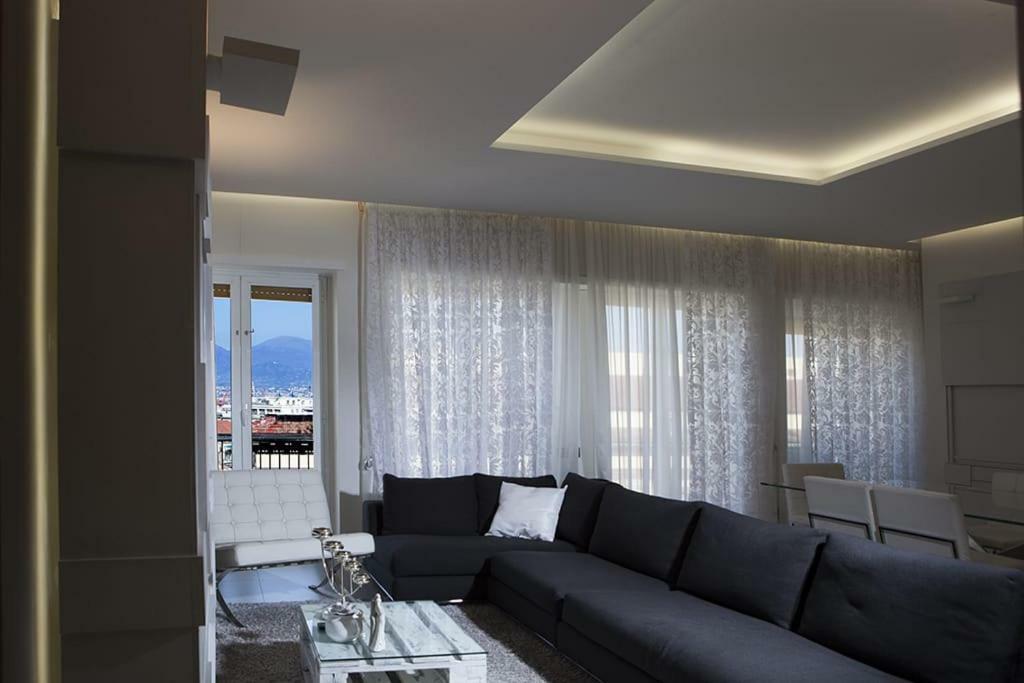 Crystal Skyline Neapolis Apartment Ngoại thất bức ảnh